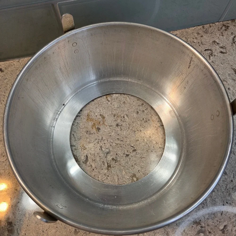 Mirro Aluminum Angel Food Cake Pan 10 inch Two Piece Tube Pan Vintage 5394M USA